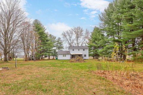 A home in Taymouth Twp