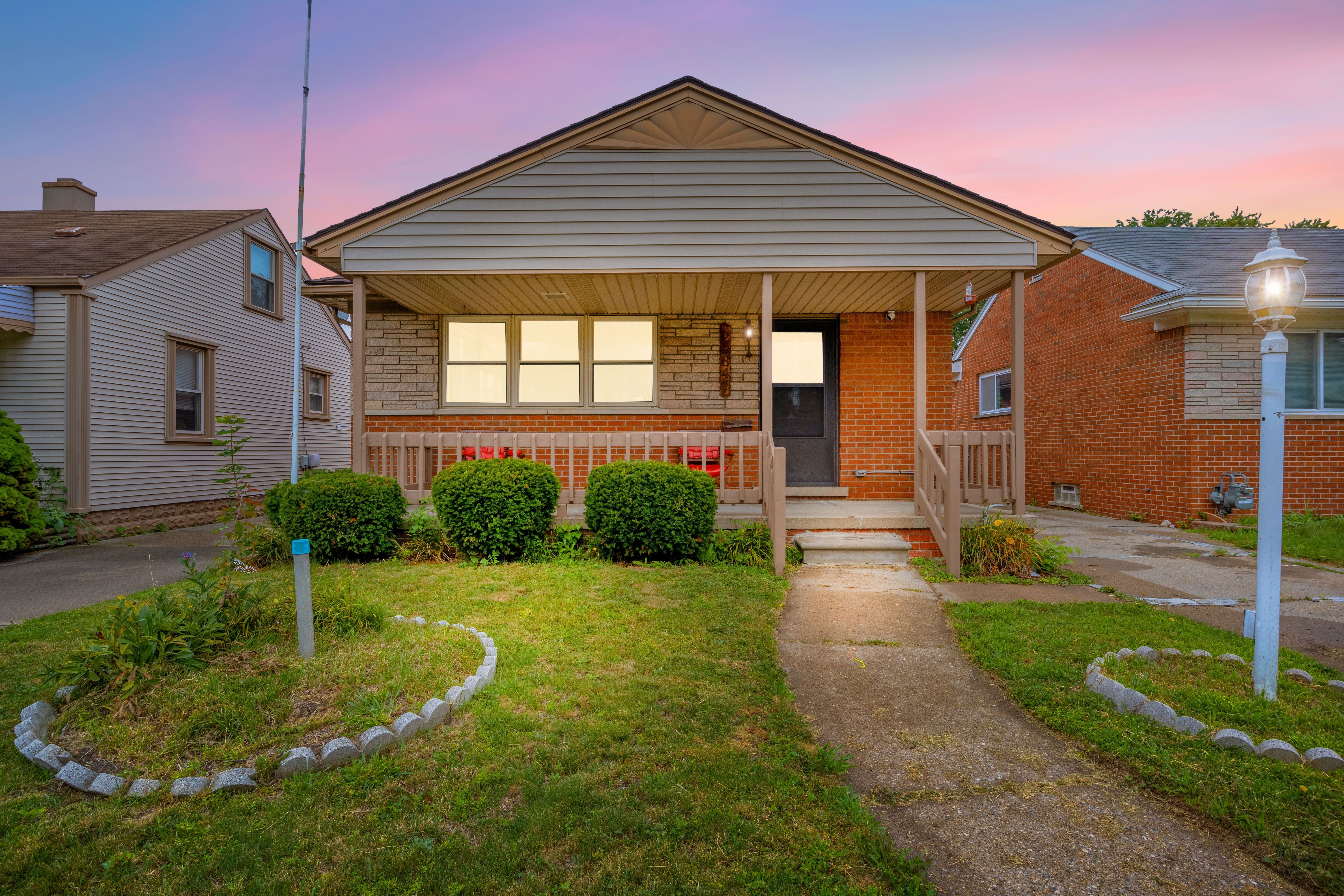View Dearborn, MI 48124 house