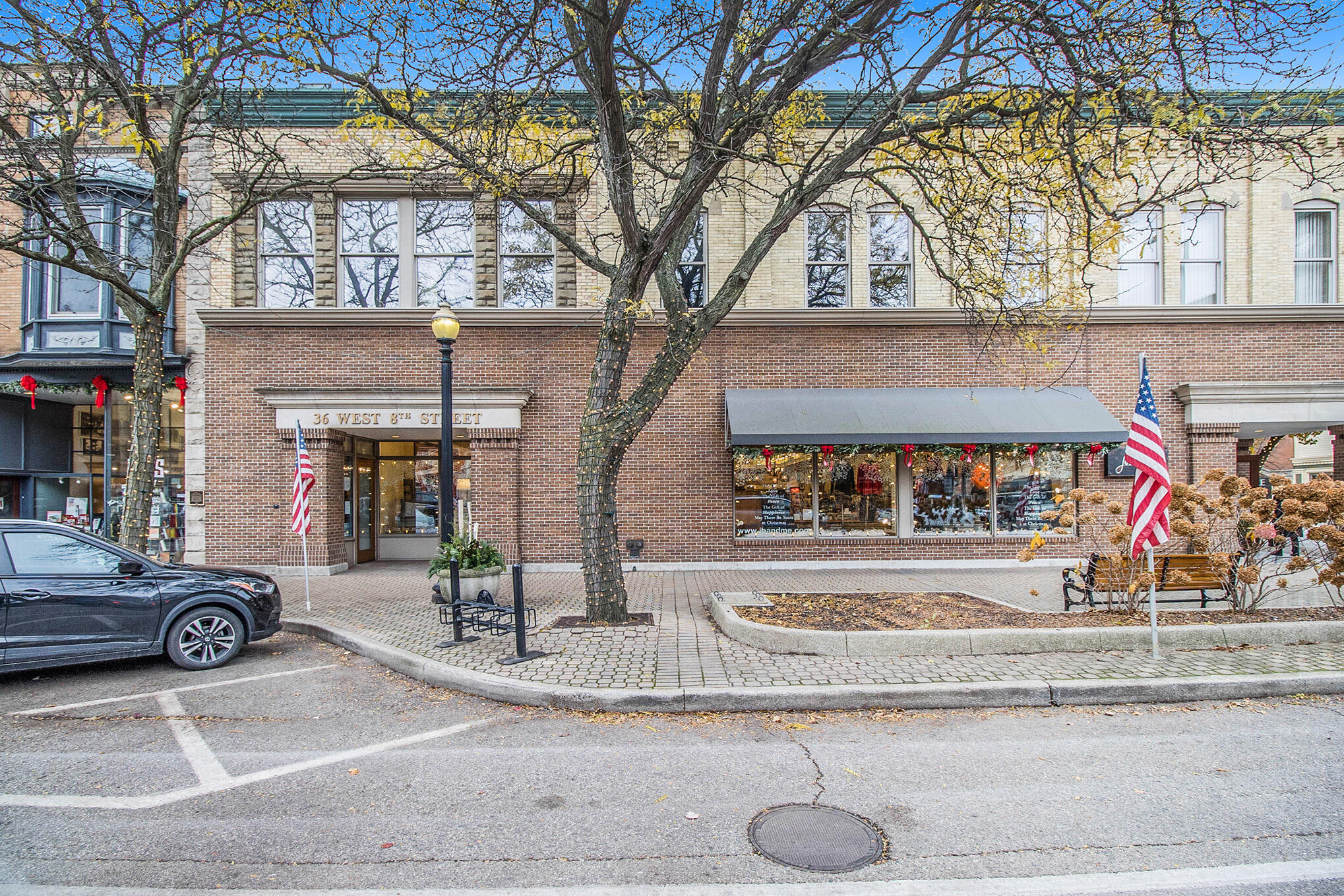 Photo 1 of 6 — 36 W 8th Street, Holland City, MI 49423