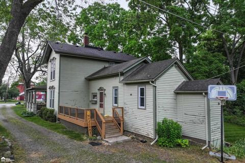 A home in Almont Vlg