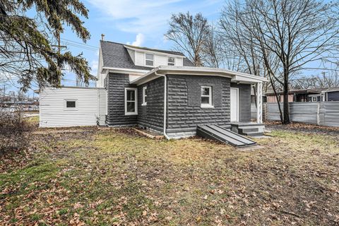 A home in Spring Lake Vlg