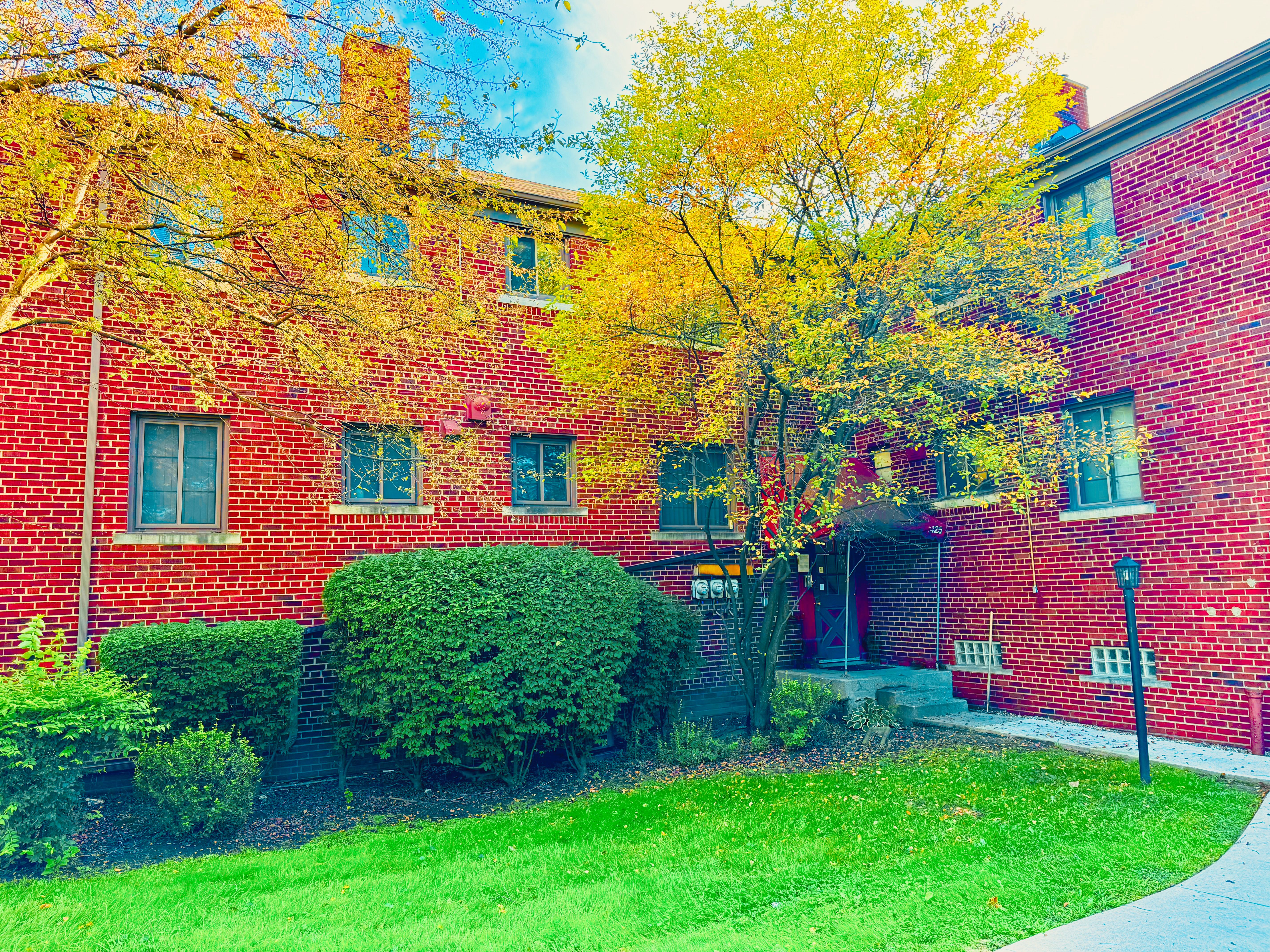 View Dearborn, MI 48124 condo