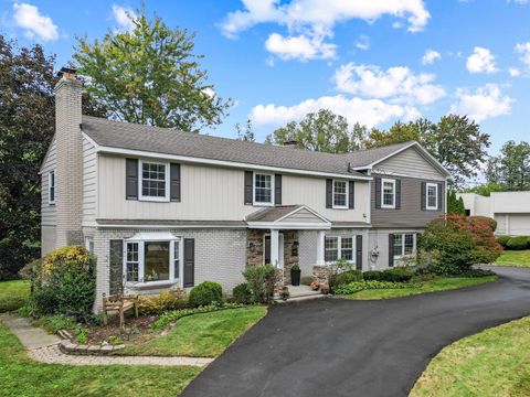 A home in Bloomfield Twp