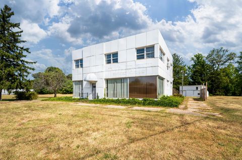 1559 Pipestone Road Benton Charter Township MI 49022