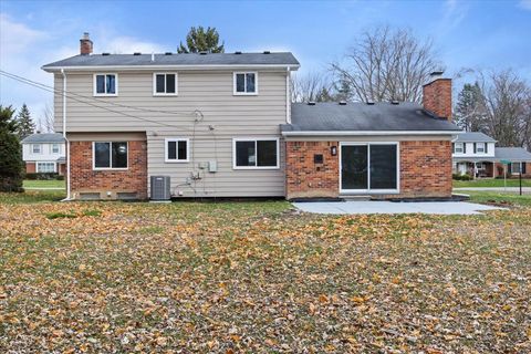 A home in West Bloomfield Twp