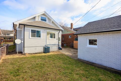 A home in Grosse Pointe Park