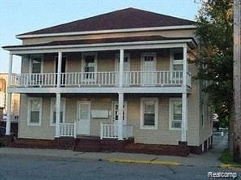 121 S COURT Street Howell City MI 48843