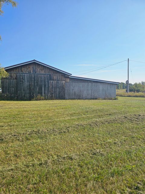 A home in Enterprise Twp