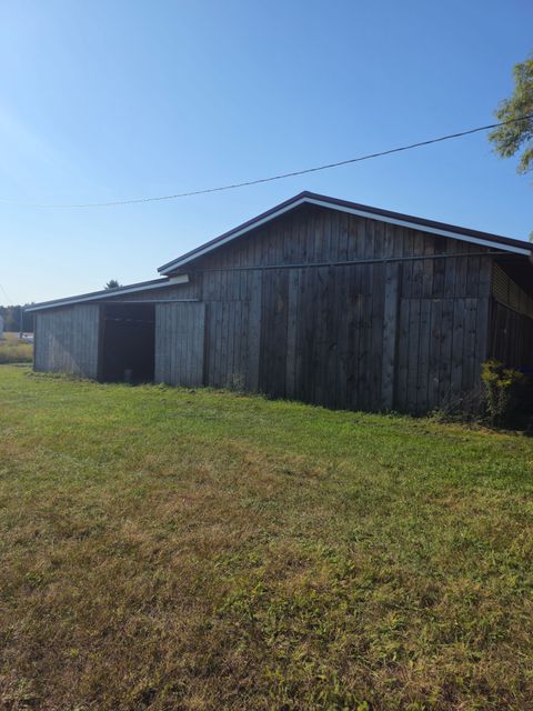 A home in Enterprise Twp