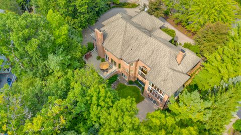 A home in Bloomfield Twp