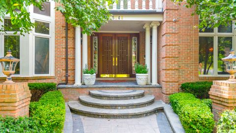 A home in Bloomfield Twp