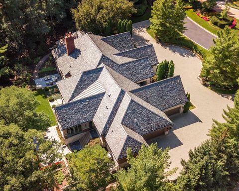 A home in Bloomfield Hills