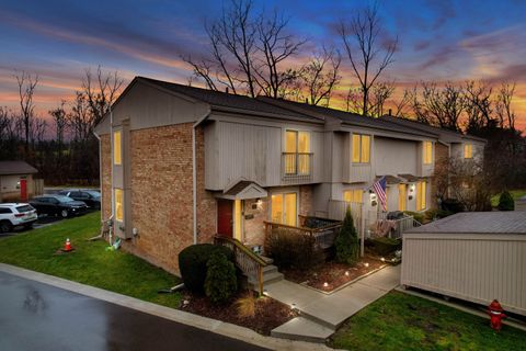 Photo of 661 Oakbrook W #2, Rochester Hills, MI 48307 (MLS # 20230105749)