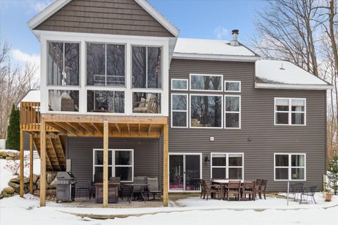 A home in South Haven Twp