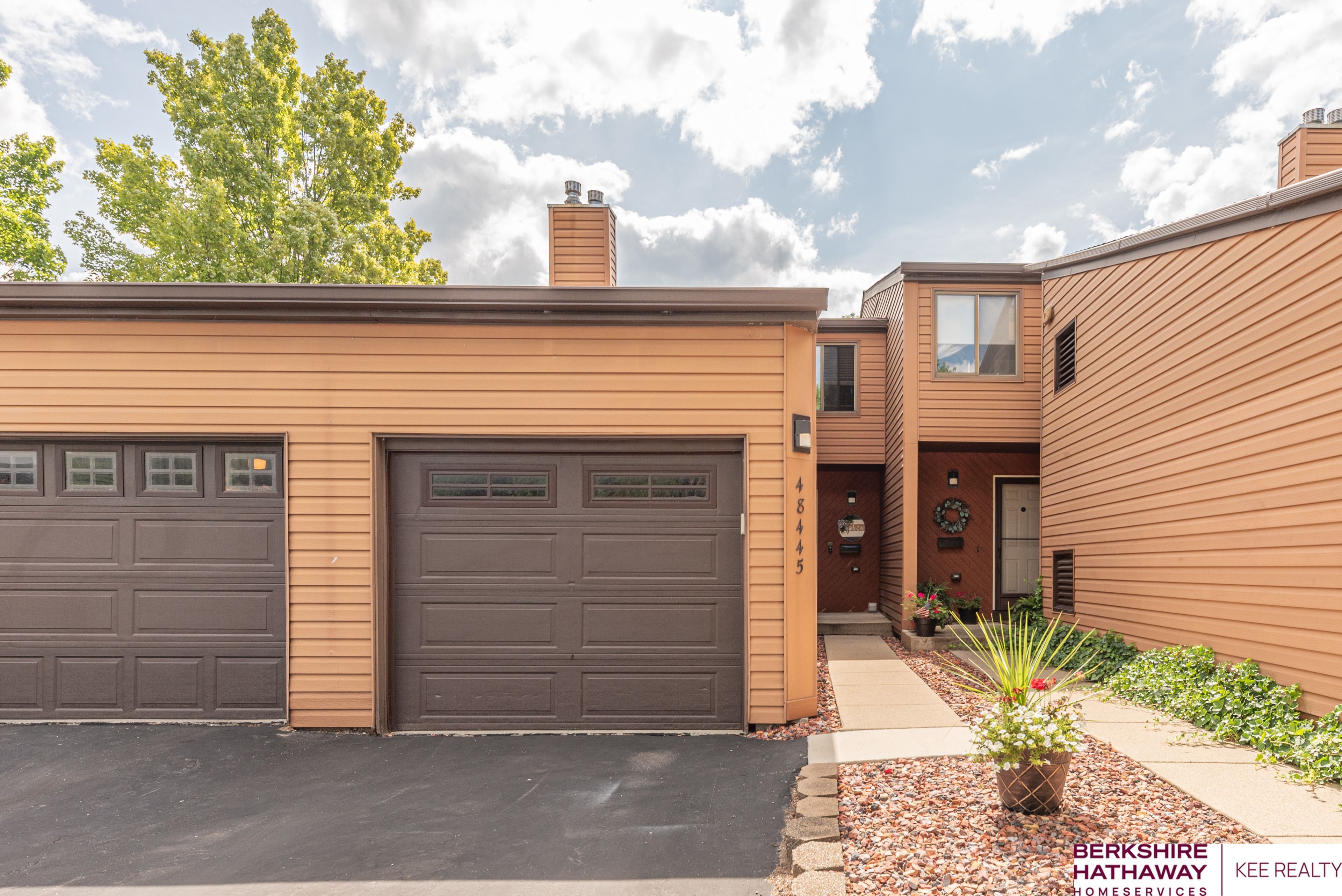 View Van Buren Twp, MI 48111 condo