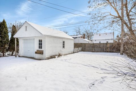 A home in Harper Woods