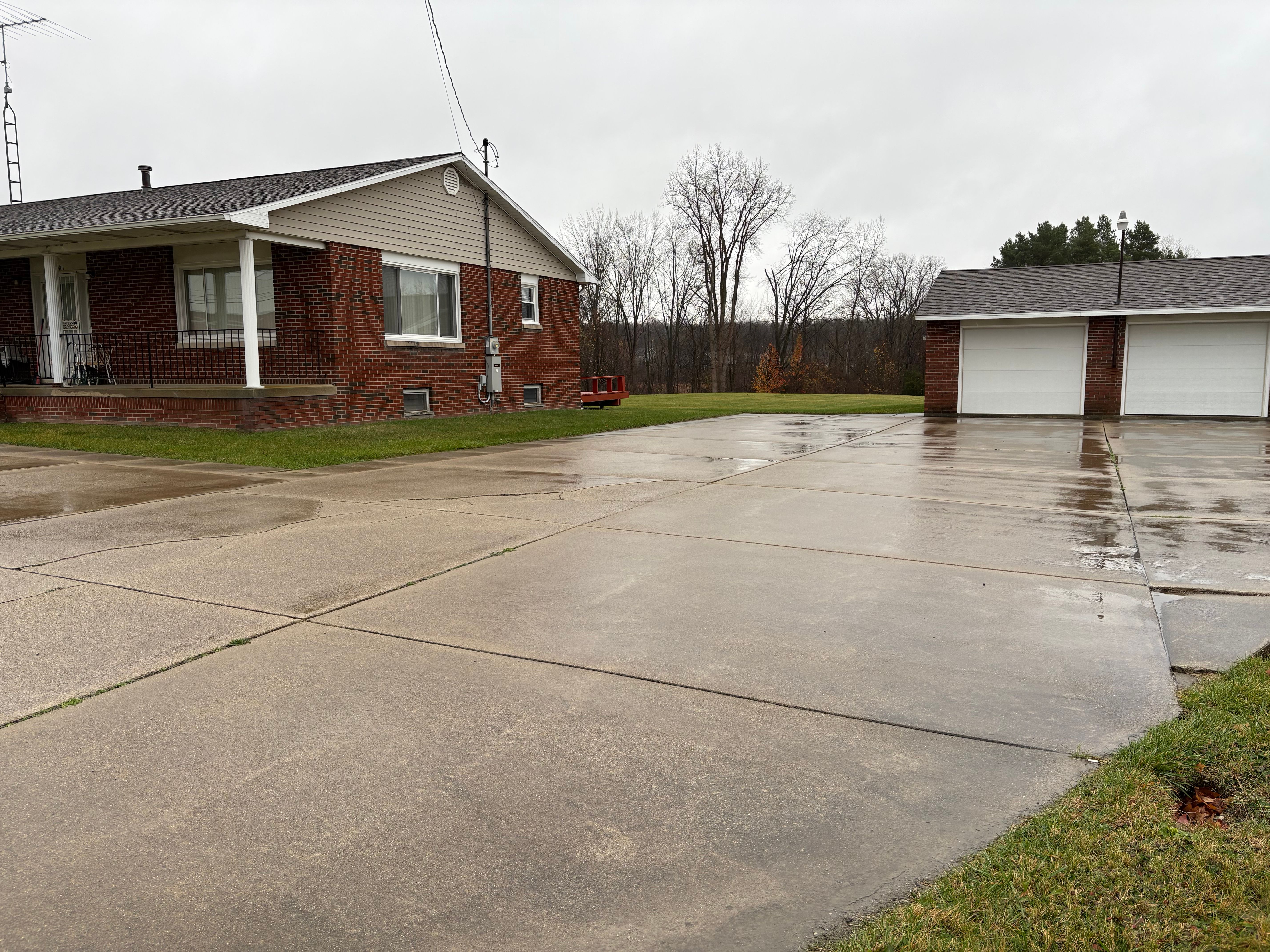16401 LINDEN Road