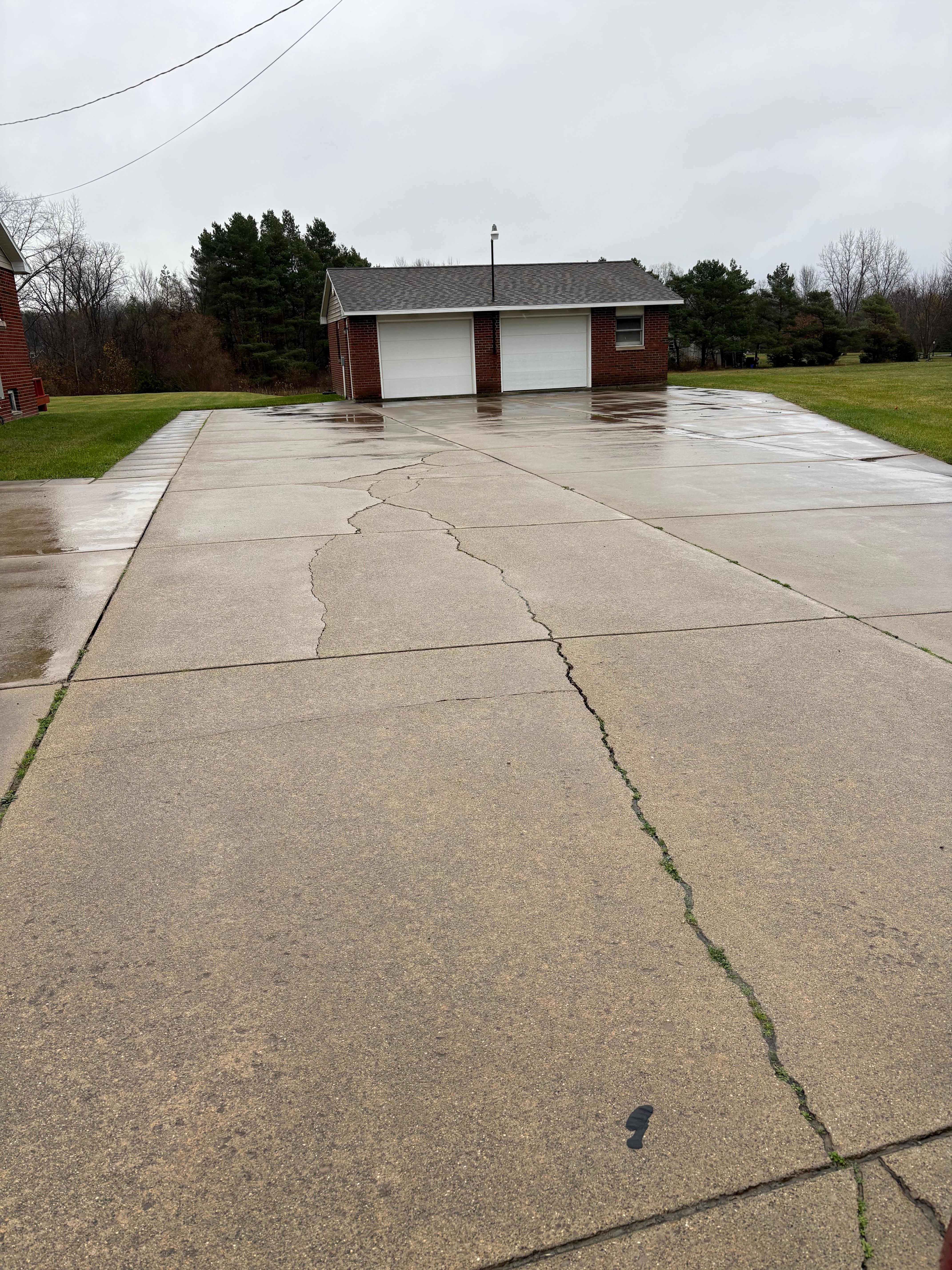 16401 LINDEN Road