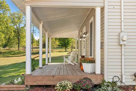 A home in Joyfield Twp