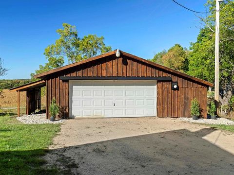 A home in Joyfield Twp