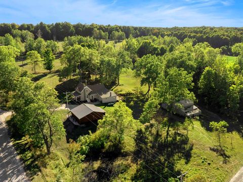 A home in Joyfield Twp