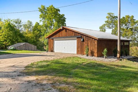 A home in Joyfield Twp