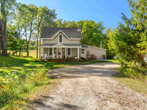 A home in Joyfield Twp