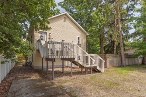 A home in Pinckney Vlg