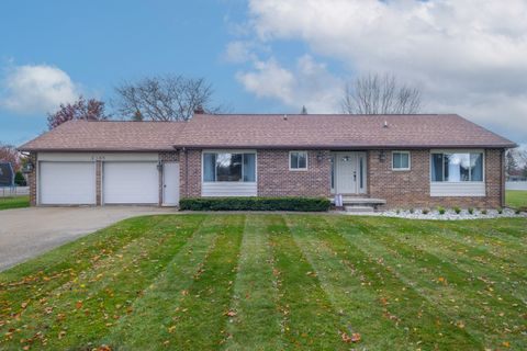 A home in Davison Twp