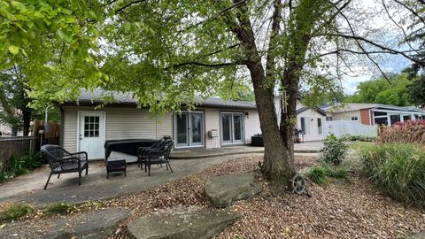 A home in Putnam Twp