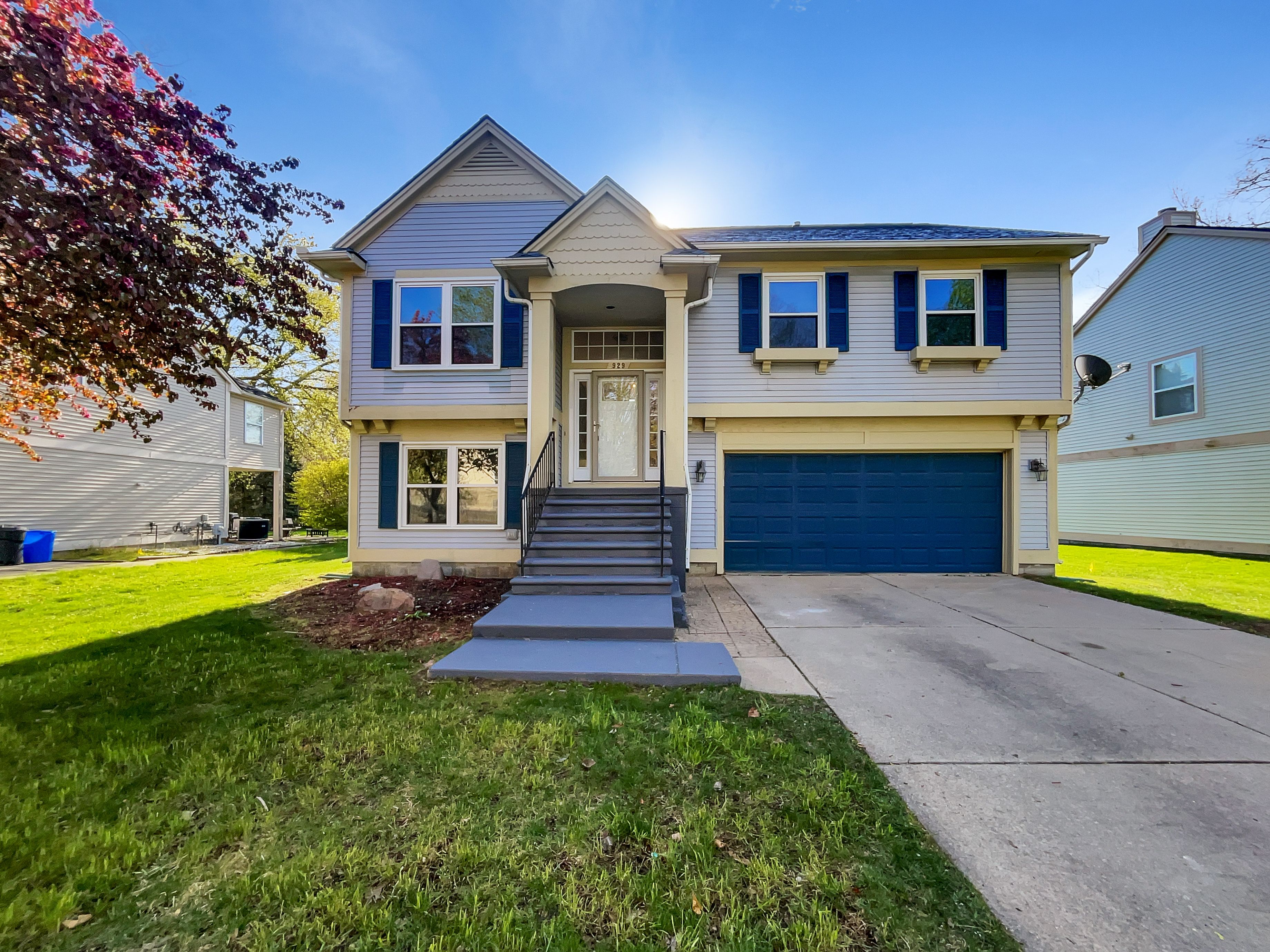 View Auburn Hills, MI 48326 house