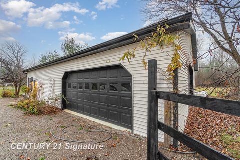 A home in Edenville Twp