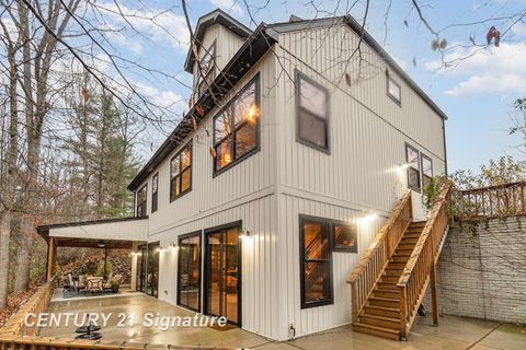 A home in Edenville Twp