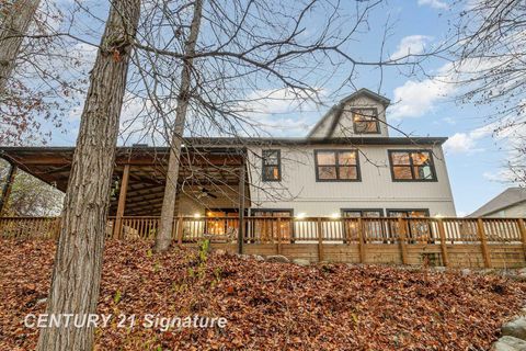 A home in Edenville Twp