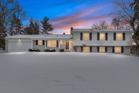 A home in Bloomfield Twp