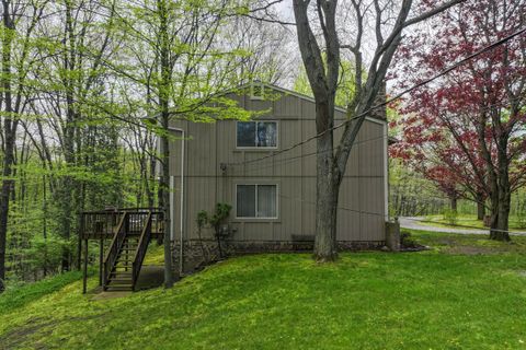 A home in Groveland Twp