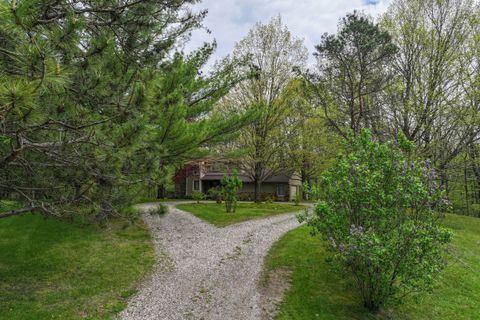 A home in Groveland Twp