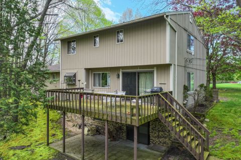 A home in Groveland Twp