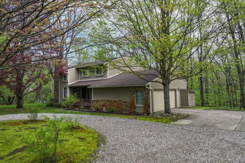 A home in Groveland Twp