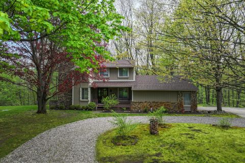 A home in Groveland Twp