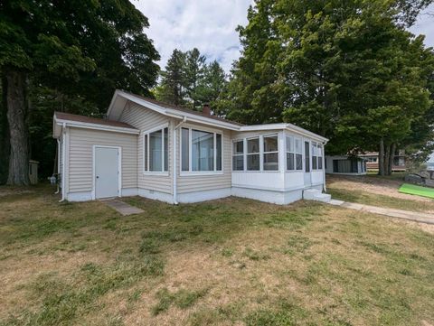 A home in Alabaster Twp