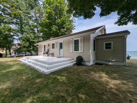 A home in Alabaster Twp