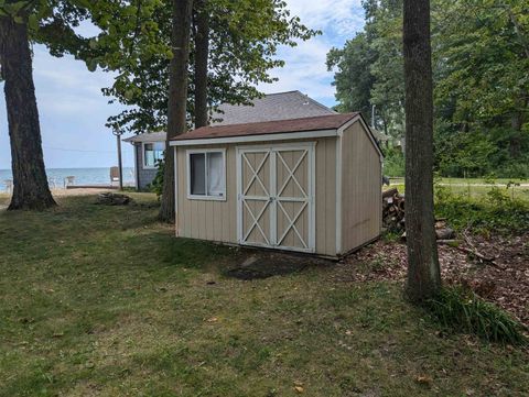 A home in Alabaster Twp