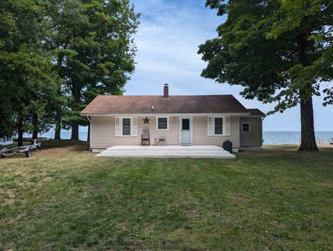 A home in Alabaster Twp