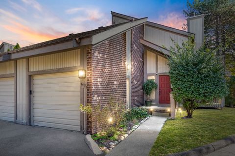 A home in West Bloomfield Twp