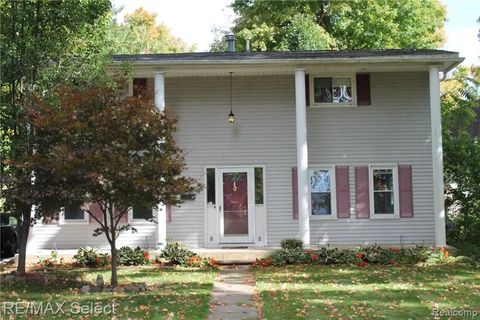 A home in Holly Vlg