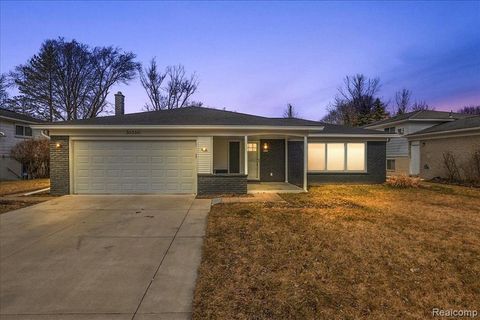 30390 RED MAPLE Lane Southfield City MI 48076