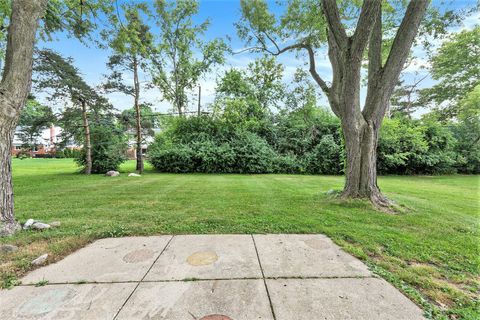 A home in West Bloomfield Twp