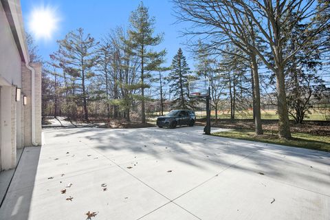 A home in West Bloomfield Twp