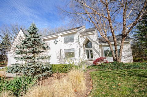 A home in West Bloomfield Twp